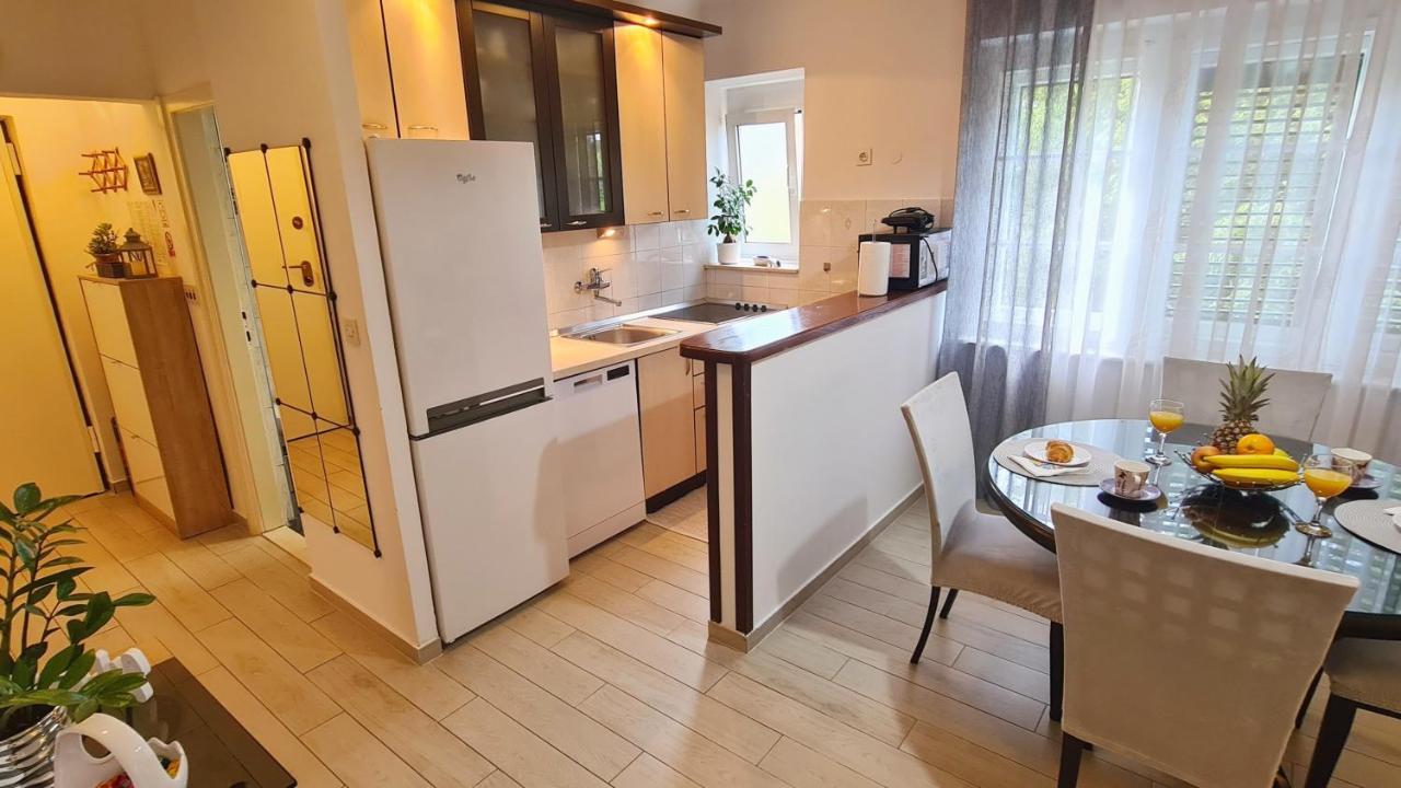 Apartment Sara Poljud Split Dış mekan fotoğraf