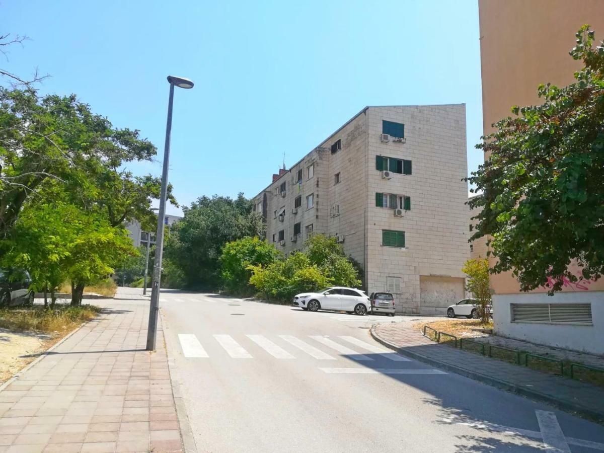 Apartment Sara Poljud Split Dış mekan fotoğraf
